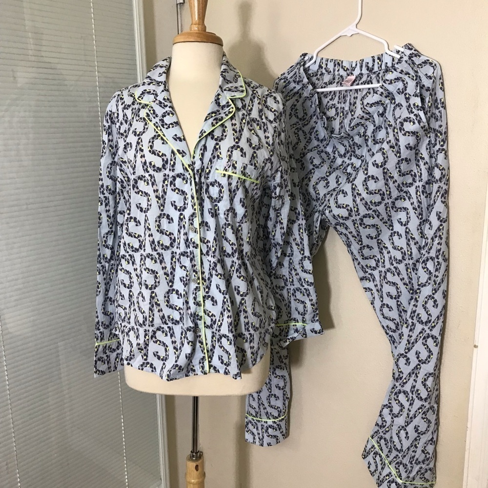 Victoria’s Secret animal print gray pajamas Sz M